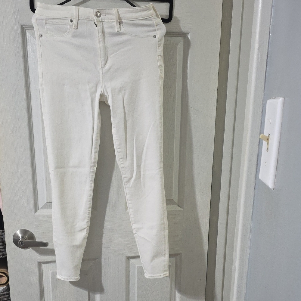 Abercrombie & Fitch Women's White Skinny Jeans